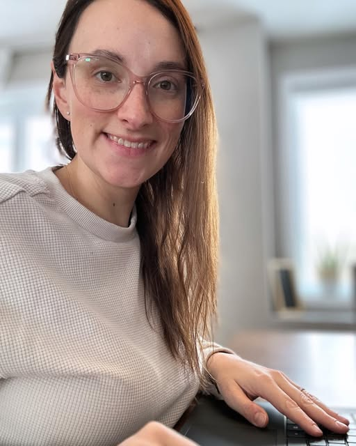 Marie-Eve Lemyre à son bureau